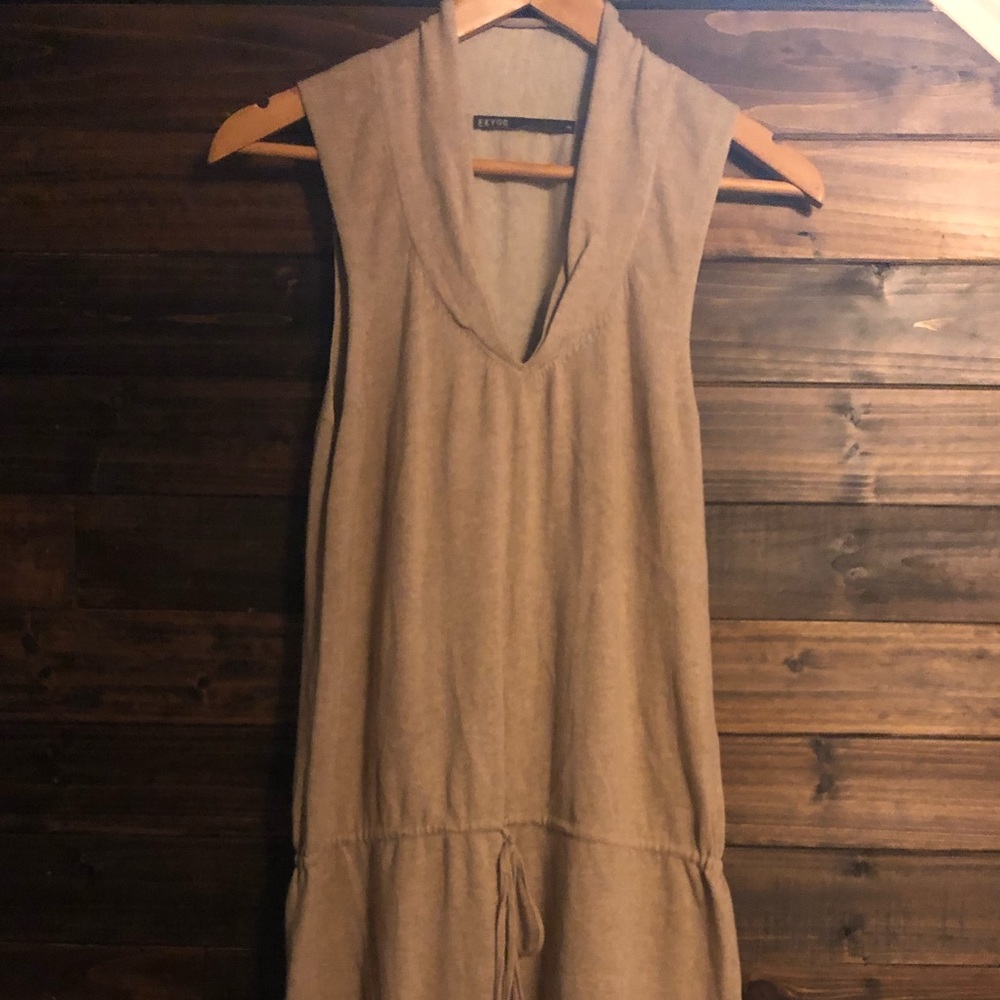 Ekyog beige sleeveless dress w/cinched waist M